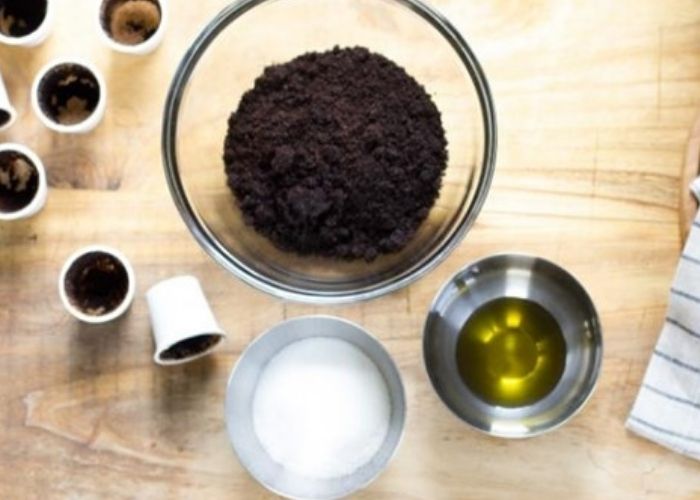 làm trắng da với cà phê và trứng gà