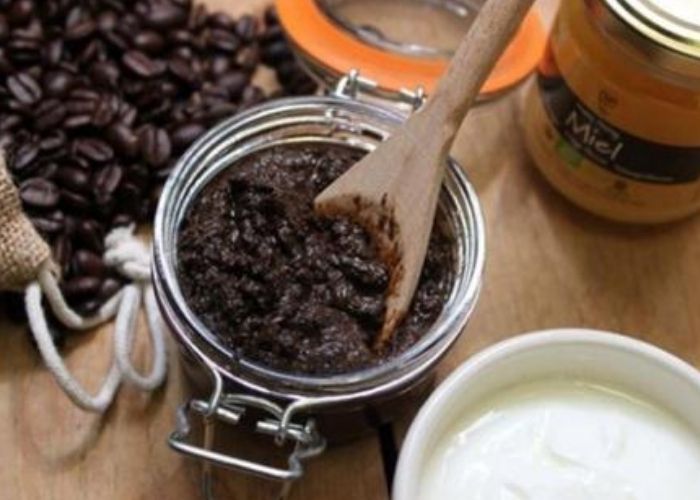 tắm trắng da với cà phê và sữa chua