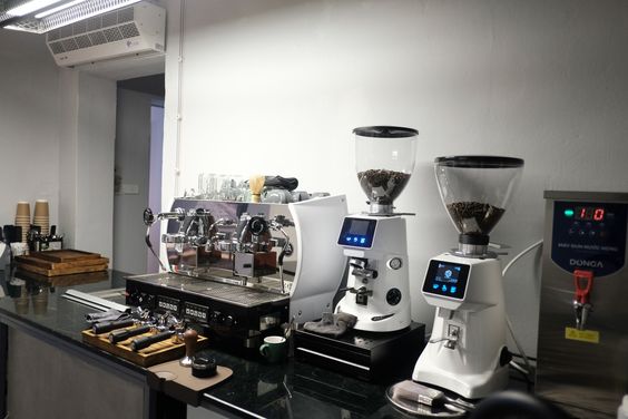 cách vệ sinh máy xay cà phê